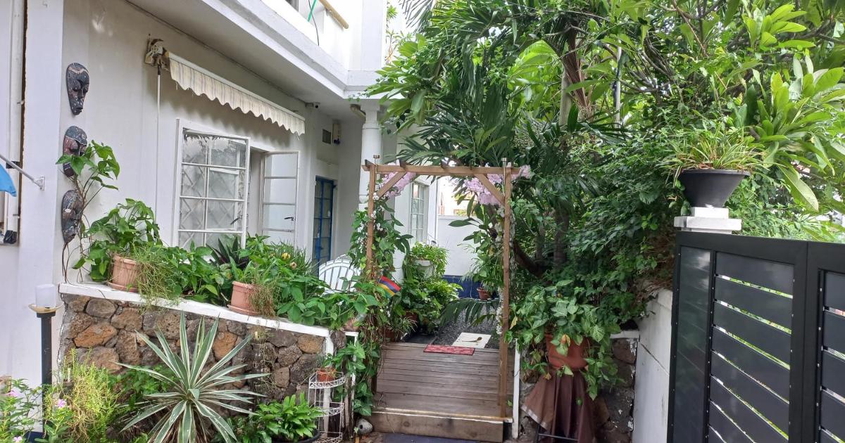 Open Air Cafe & Apartments