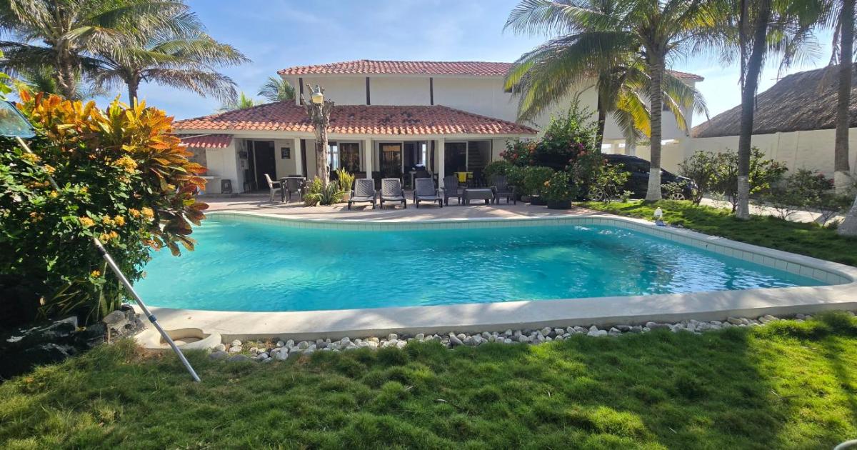 Nice Goal Casa Blanca en el Mar is a nice and spacious ranch, El Porvenir ...