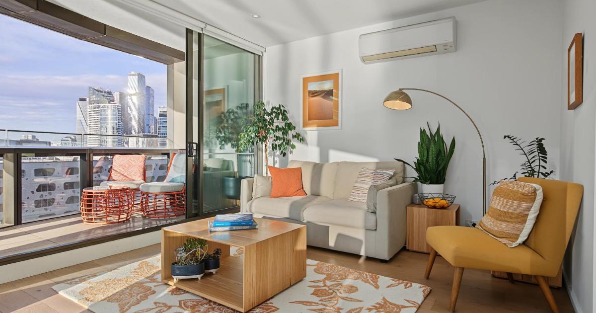 Greenery Graphics Free Sunlit Natural Plants With Free Parking, Gym & Pool SL1408S, Melbourne ...