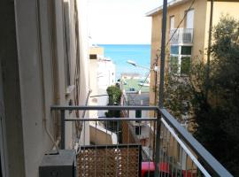 Foto di Hotel: Appartamento Via Dei Glicini
