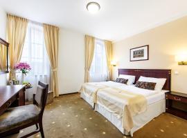 Hotel & Apartments U Černého orla, hotel in Třebíč