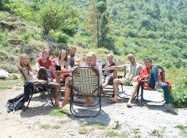 Dhanaulti Camp Homes Retreat, hotel in Dhanaulti