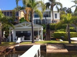 Overnight Reflections B&B, ξενοδοχείο σε Fishing Point