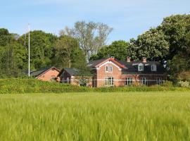 Hotel Photo: Skovlide Beautiful Farmhouse