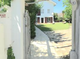 A picture of the hotel: Guest House Le Acacie