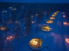 Kakslauttanen Arctic Resort - Igloos and Chalets