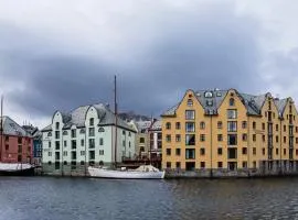 Hotel Brosundet: Ålesund şehrinde bir otel