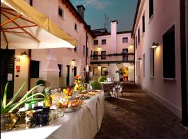รูปภาพของโรงแรม: Hotel & Residence Roma