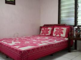 A picture of the hotel: Selo Homestay 3