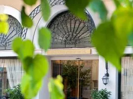 Athens Atrium Hotel & Jacuzzi Suites