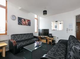 Hotel Photo: City Centre Apartment With Panoramic View