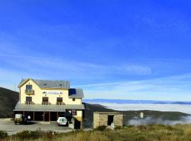 Pedras Lavradas, hotel in Teixeira de Baixo