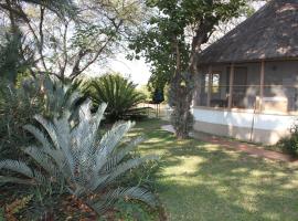 Kiaat Bungalows, hotel in Hazyview