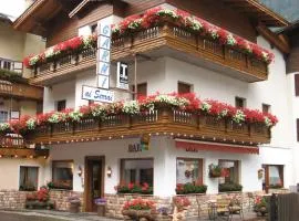 Hotel Garnì Ai Serrai