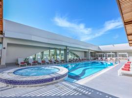 Al Maha Arjaan by Rotana, отель в Абу-Даби