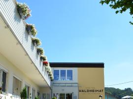 होटल की एक तस्वीर: Hotel Waldheimat