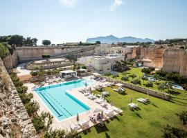 白色凯芙酒店，位于法维尼亚纳的酒店