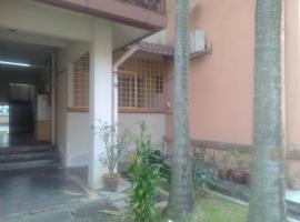 A picture of the hotel: Homestay Sri Kemuning