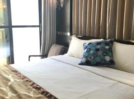 Lucky Bear Guesthouse, hotel in Magong