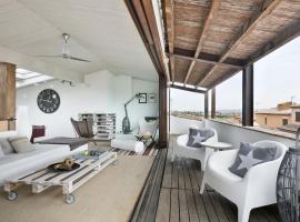 Hotel Photo: Modern Mansion in Maranya with Private Pool