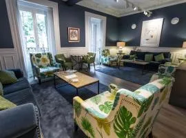 Petit Palace Lealtad Plaza