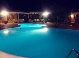Hotel fotografie: Complesso Turistico Ricettivo L'Oasi del Golfo di Salerno