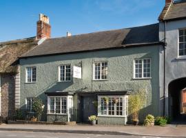 Ammonite Lodge, Hotel in Chard