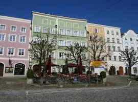 Bayerischer Hof, hotel v mestu Burghausen