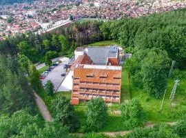 Everest Hotel