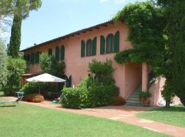 Hotel Foto: Splendid Farmhouse in San Vivaldo with Swimming Pool