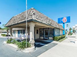 A picture of the hotel: Motel 6-Kingsburg, CA