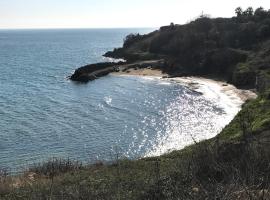 Hotel fotografie: Villetta a soli 20 metri dal mare