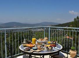 Zimmers at the Forest, ξενοδοχείο σε Amirim