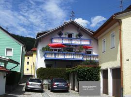 Hotel fotoğraf: Ferienwohnung Örtl 7