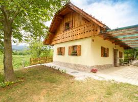 Hotel fotoğraf: Country House Srček with Two Bedrooms and Vineyard View