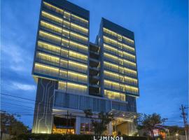 Luminor Hotel Jemursari By WH with The Best Breakfast in Town and Located Near Surabaya Industrial Estate Rungkut SIER, hotel in Surabaya