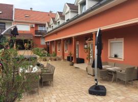 Csillag Panzió, hotel v destinaci Vác