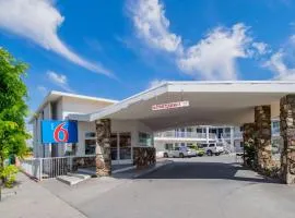 Motel 6-San Bernardino, CA - Downtown，聖貝納迪諾的飯店