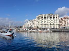 Eurostars Hotel Excelsior, hotel in Naples