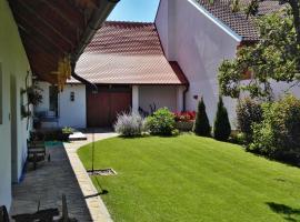 Slovácká chalupa, hôtel à Strážnice