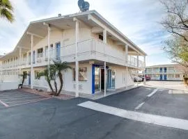 Motel 6-Phoenix, AZ - East