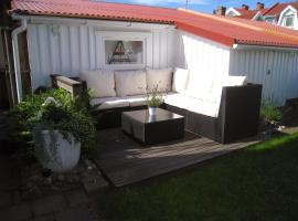 Fotos de Hotel: Accommodation for 2 in the center city of Lysekil