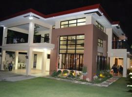 Hotel Foto: Relaxing Place with amazing view in Calatagan batangas house