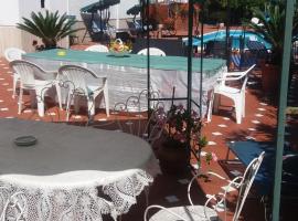 होटल की एक तस्वीर: villa clara