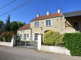 A picture of the hotel: Modern holiday home on the meadows