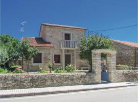 Hotel fotografie: Four-Bedroom Holiday Home in La Zarza de Pumareda