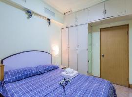 A picture of the hotel: Mantingfang Three Bedroom Apartment near Beijing University Hospital