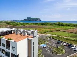 Thira Hotel