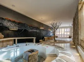 Shangri-La Karesansui Hotel