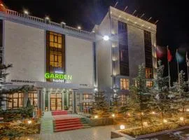 Garden Hotel, hotel em Bishkek